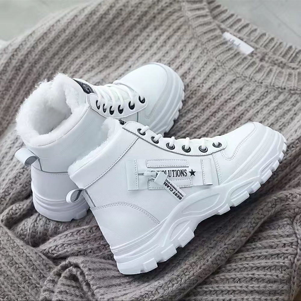 Plush Lined White Boots. Thick soles super comfy. Lace up . Sz 8.5